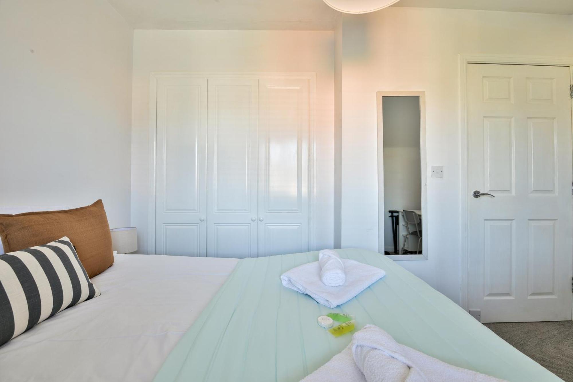 Stayright 2 Bed Beach House With Private Parking- Next To Barry Beach And Jackson Bay Экстерьер фото